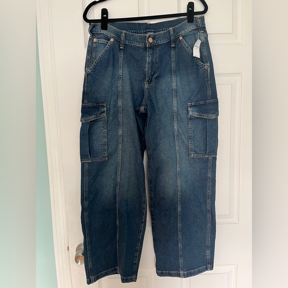 GAP dark Blue Denim mid rise cargo  jeans size 31 S